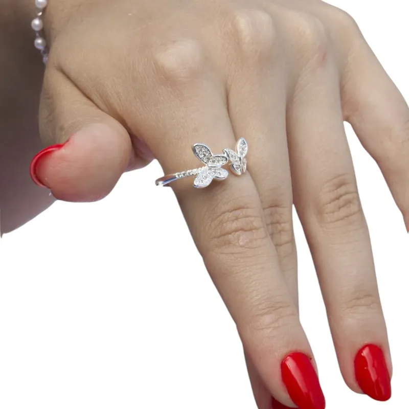 ANEL BORBOLETA DUPLA PEQUENA E MÉDIA COM MICRO ZIRCONIA CRISTAL Nº 21 - BANHADO A PRATA 925 ANEL BORBOLETA DUPLA PEQUENA E MÉDIA COM MICRO ZIRCONIA CRISTAL Nº 21 - BANHADO A PRATA 925