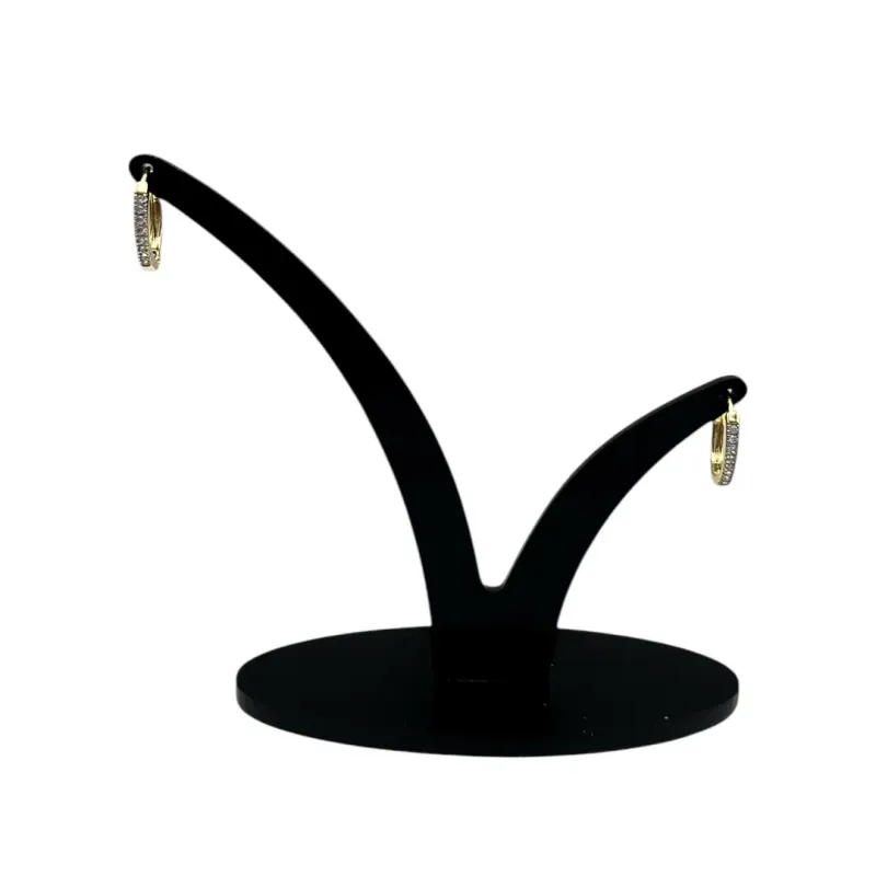 BRINCO ARGOLA FINA GRANDE COM FILEIRA UNICA CRAVADO COM MICRO ZIRCÔNIA CRISTAL - BANHADO A OURO 18K BRINCO ARGOLA FINA GRANDE COM FILEIRA UNICA CRAVADO COM MICRO ZIRCÔNIA CRISTAL - BANHADO A OURO 18K