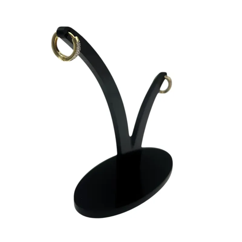 BRINCO ARGOLA FINA MÉDIO COM FILEIRA UNICA CRAVADO COM MICRO ZIRCÔNIA CRISTAL - BANHADO A OURO 18K BRINCO ARGOLA FINA MÉDIO COM FILEIRA UNICA CRAVADO COM MICRO ZIRCÔNIA CRISTAL - BANHADO A OURO 18K