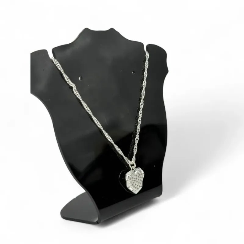 CORRENTE SINGAPURA CORAÇÃO COM CRAVAÇÃO DE MICRO ZIRCONIA CRISTAL E LATERAL LISA   - BANHADO A PRATA 925 CORRENTE SINGAPURA CORAÇÃO COM CRAVAÇÃO DE MICRO ZIRCONIA CRISTAL E LATERAL LISA   - BANHADO A PRATA 925