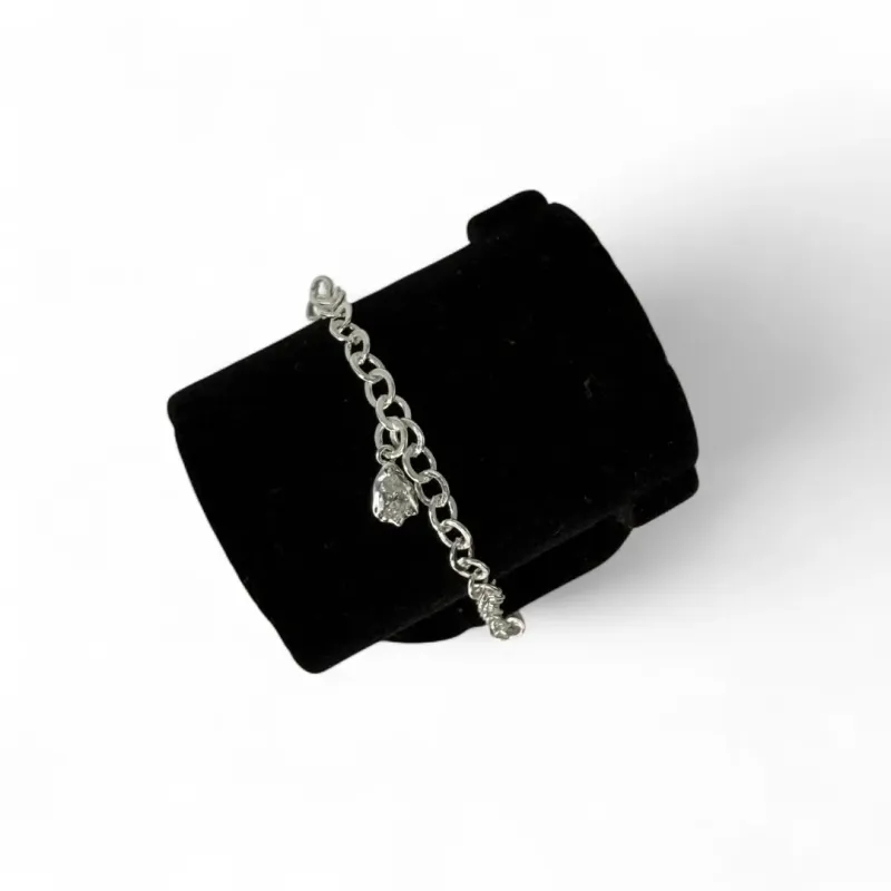 TORNOZELEIRA ELO GRUMET LARGO COM PONTO DE LUZ CRISTAL GOTA-  BANHADO A PRATA 925 TORNOZELEIRA ELO GRUMET LARGO COM PONTO DE LUZ CRISTAL GOTA-  BANHADO A PRATA 925