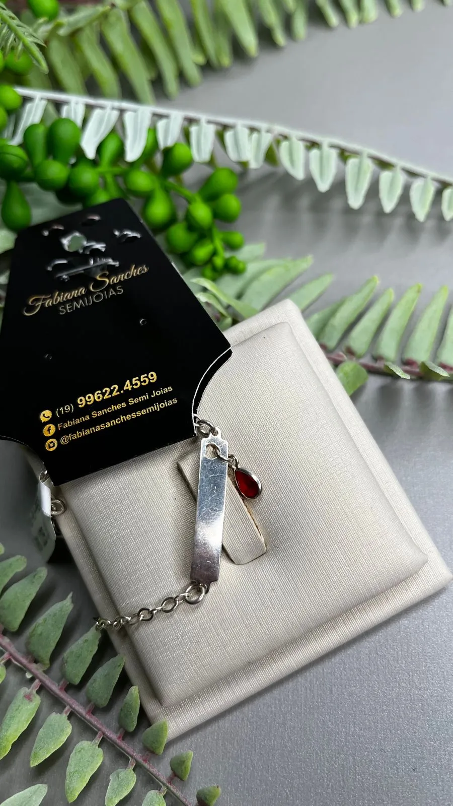 PULSEIRA INFANTIL PLACA COM GOTA VERMELHA PENDURADA  - PRATA 925