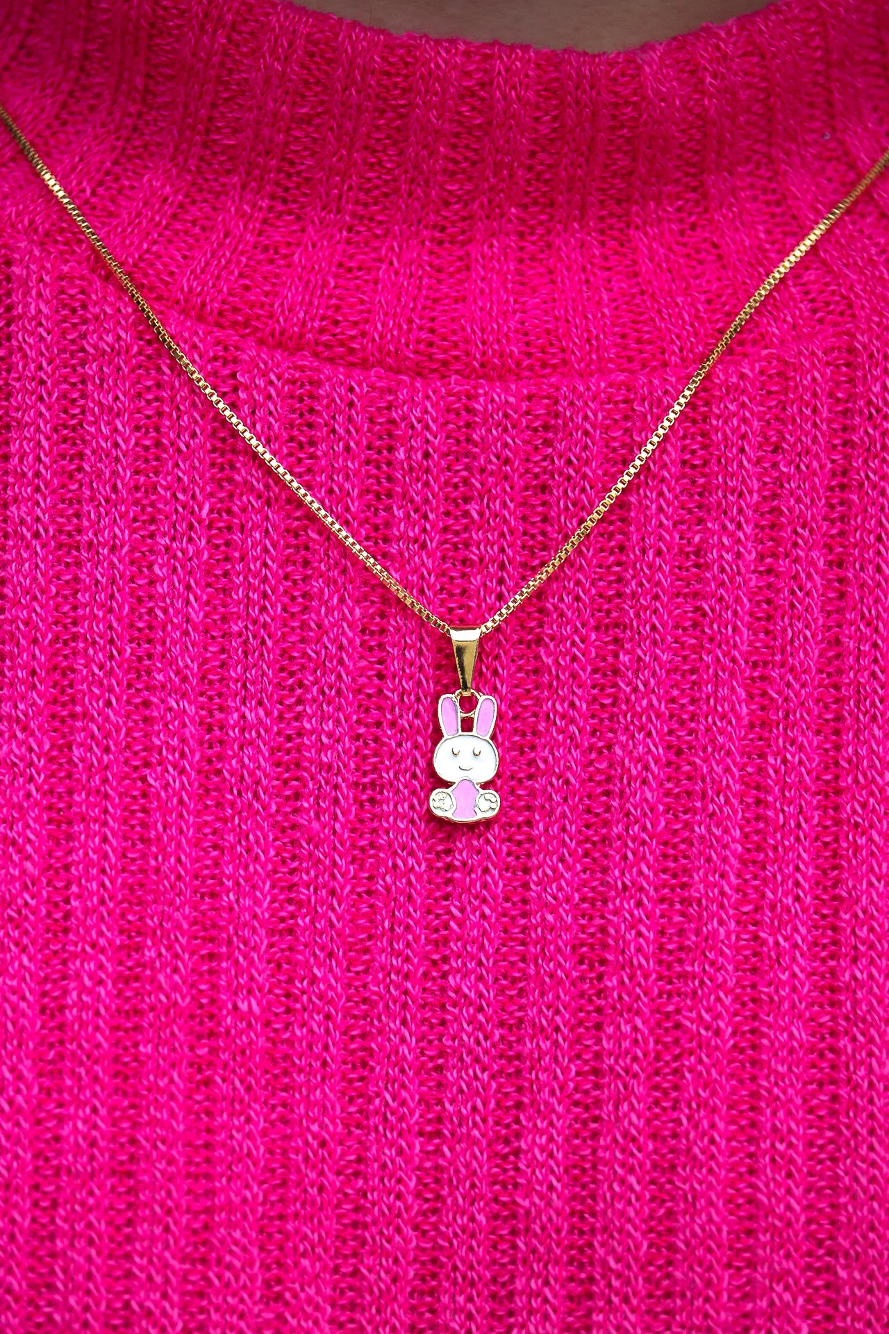 CONJUNTO INFANTIL BRINCO E CORRENTE 40CM COELHO RESINADO - BANHADO A OURO 18K