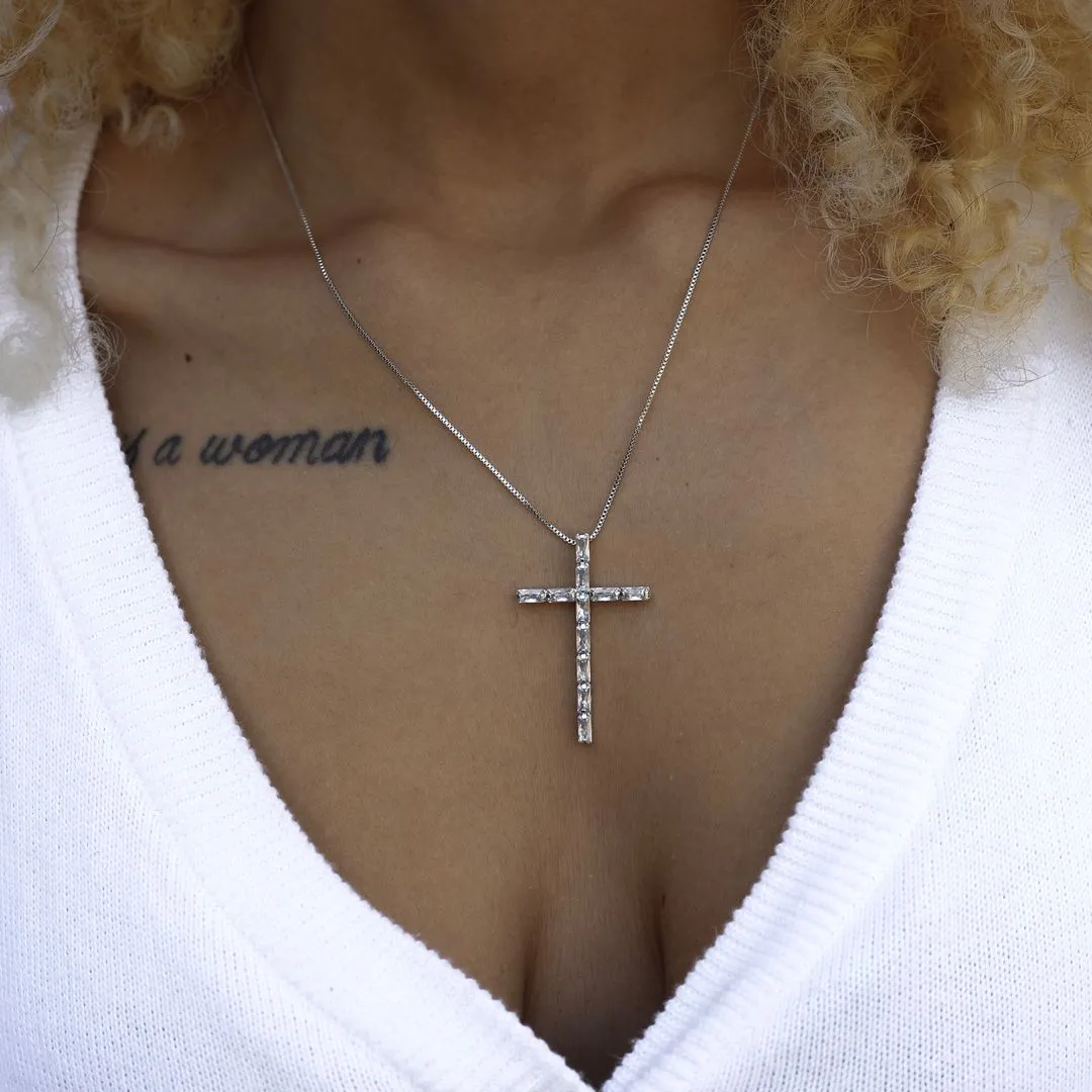 CORRENTE VENEZIANA CRUCIFIXO COM NAVETES CRISTAL 45CM - BANHADO A RÓDIO BRANCO