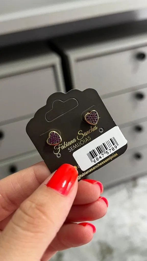 BRINCO CORAÇÃO CRAVEJADO PINK -BANHADO A OURO 18K