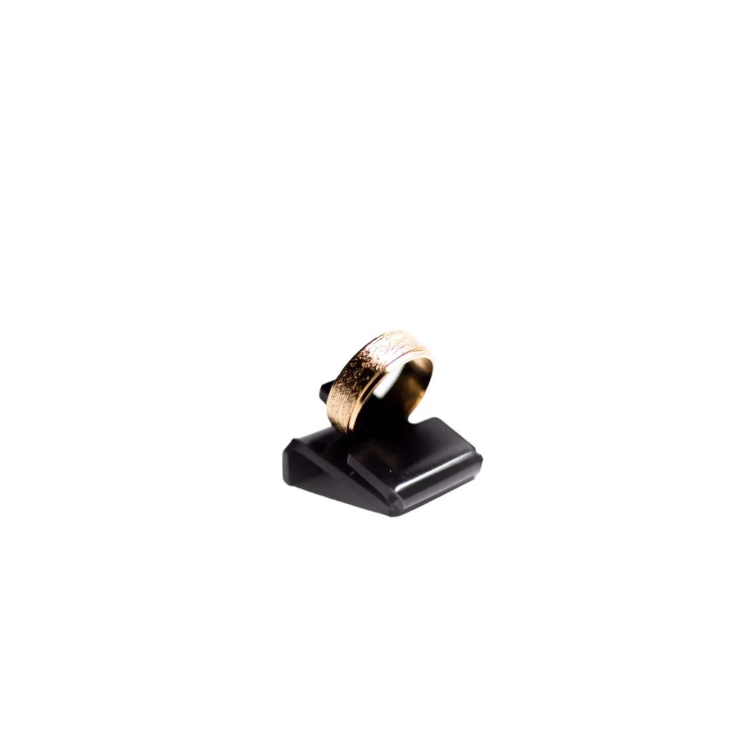 ALIANÇA QUADRADA FOSCA DUAS CANALETAS LATERAIS 8MM Nª20- BANHADO A OURO 18K
