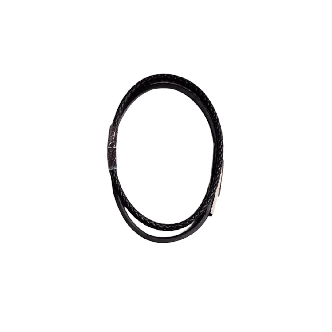 PULSEIRA DE COURO INOX TRIPLA TRANÇADA E LISA COM PLACA FLECHA PRETA- COURO SINTETICO INOX
