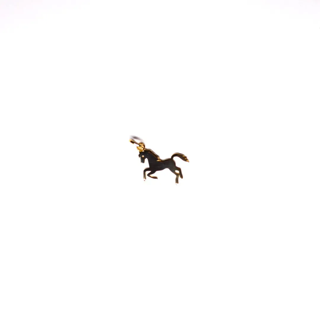 PINGENTE CAVALO PEQUENO LISO- BANHADO A OURO 18K