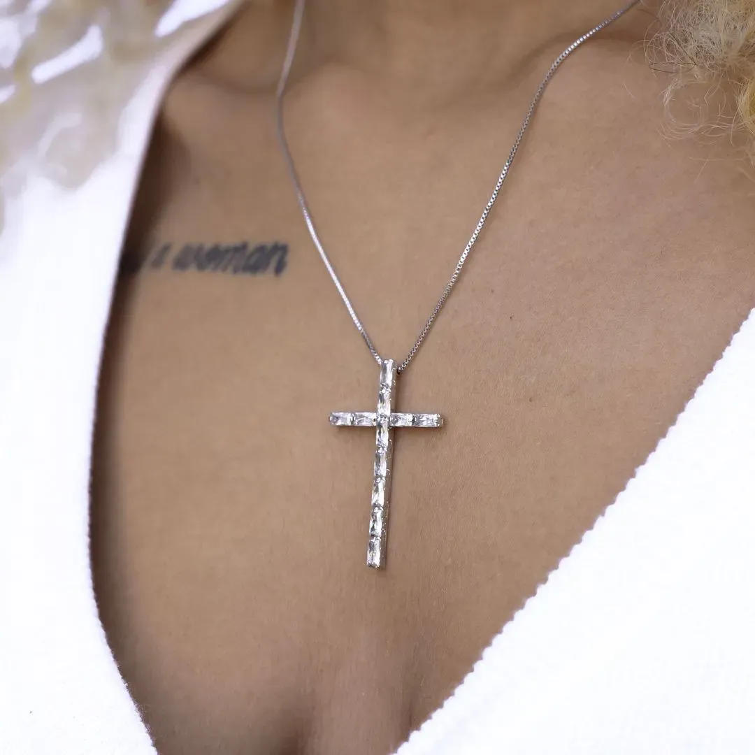 CORRENTE VENEZIANA CRUCIFIXO COM NAVETES CRISTAL 45CM - BANHADO A RÓDIO BRANCO