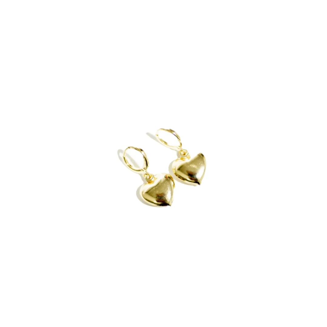 BRINCO ARGOLINHA COM CORAÇÃO CHEIO PENDURADO LISO - BANHADO A OURO 18K