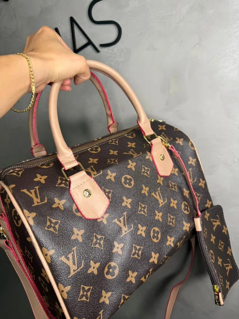 BOLSA REPLICA LV COURO SINTETICO MARROM ACOMPANHA MINI BOLSINHA