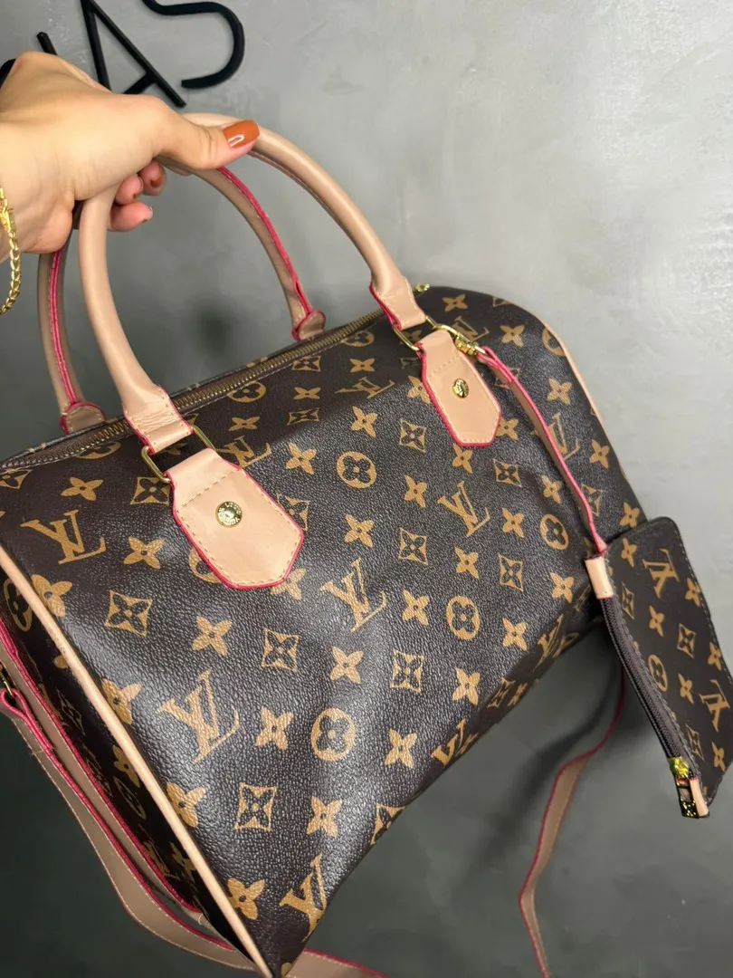 BOLSA REPLICA LV COURO SINTETICO MARROM ACOMPANHA MINI BOLSINHA