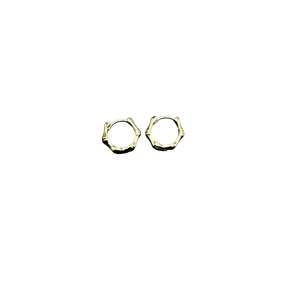 BRINCO ARGOLA MÉDIA ELO BAMBU LISO - BANHADO A OURO 18K