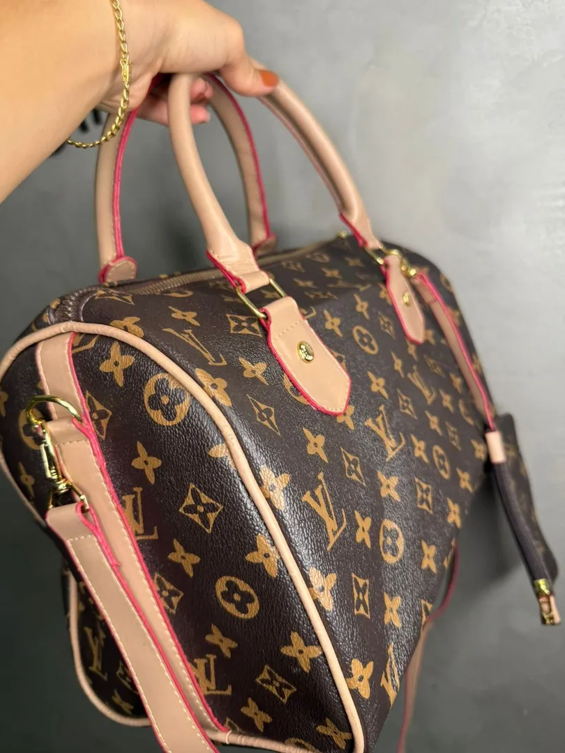 BOLSA REPLICA LV COURO SINTETICO MARROM ACOMPANHA MINI BOLSINHA