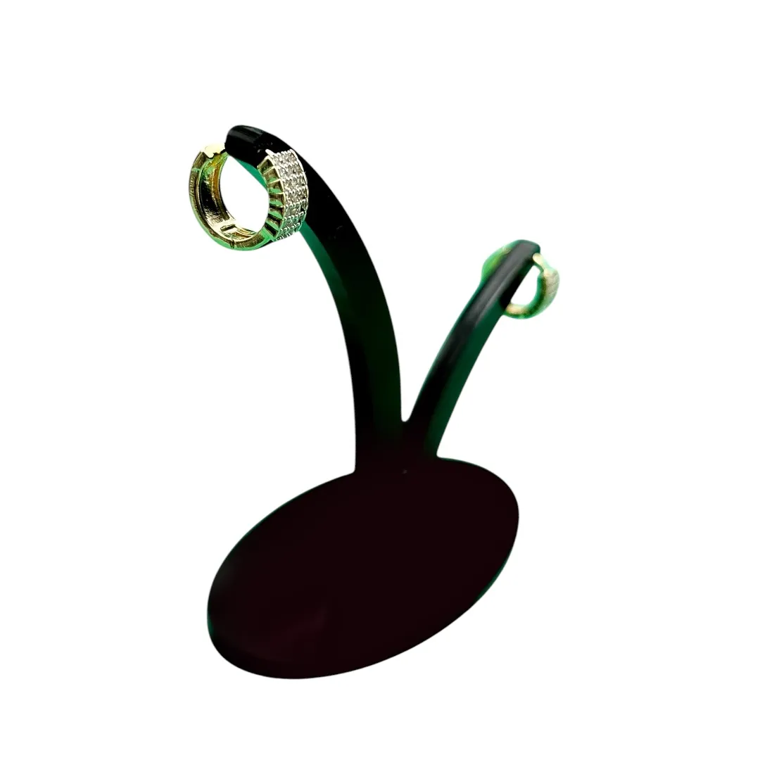 BRINCO ARGOLA MÉDIA QUADRADA 3 FILEIRA CRAVADA COM MICRO ZIRCONIA CRISTAL- BANHADO A OURO 18K