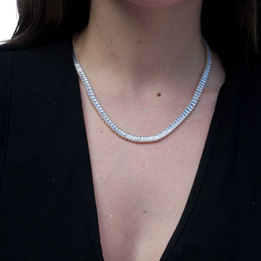 CHOKER RIVIERA QUADRADA CRAVEJADA COM NAVETE CRISTAL ROSÉ GOLD - BANHADO A OURO 18K