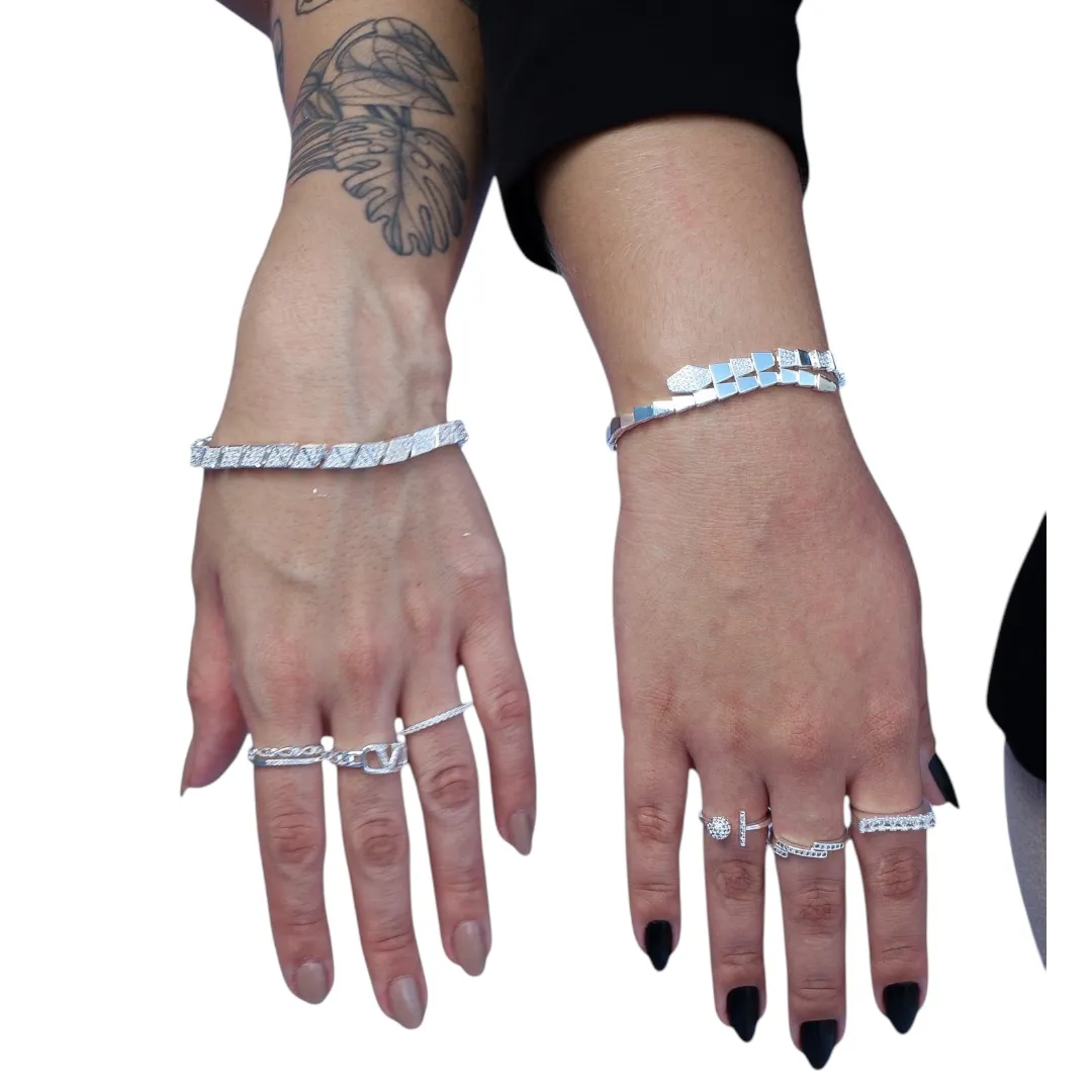 PULSEIRA TRIANGULOS COM MICRO ZIRCONIA CRISTAL E FECHO GAVETA- BANHADO A PRATA 925