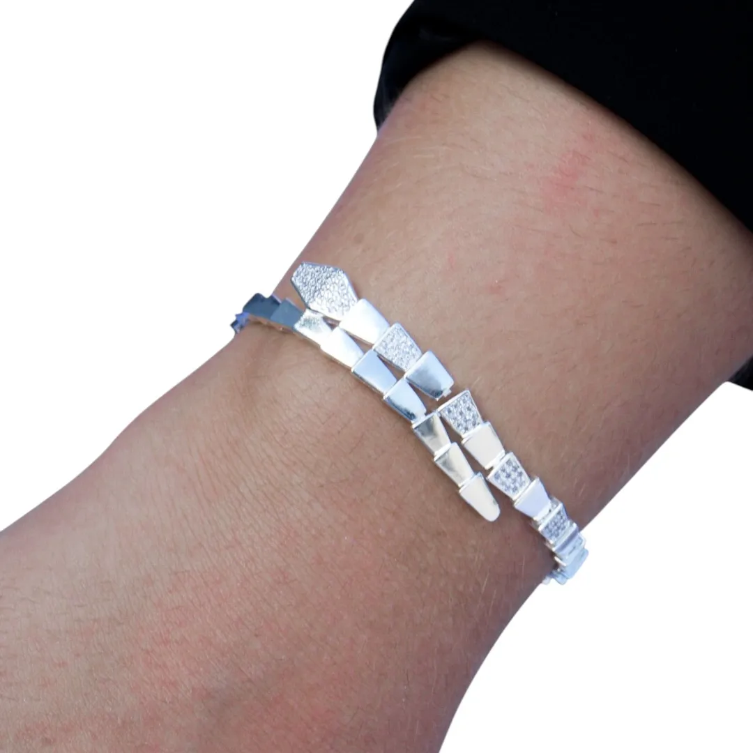 PULSEIRA INSPIRAÇÃO ESCAMADA COBRA COM MICRO ZIRCONIA CRISTAL E FECHO GAVETA- BANHADO A PRATA 925