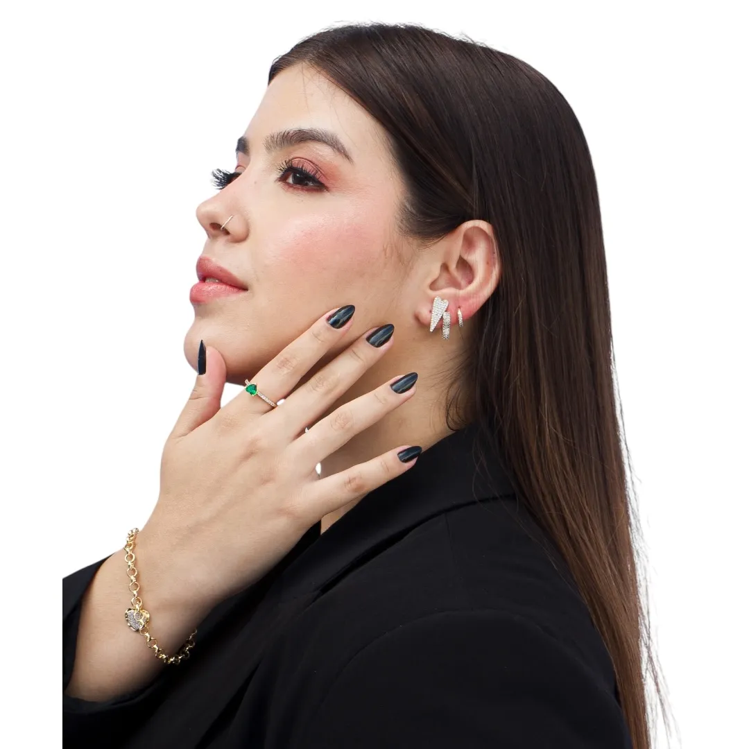 ANEL SOLITÁRIO COM MICRO ZIRCONIA CRISTAL E PEDRA CENTRAL CORAÇÃO VERDE FOLHA Nº21 - BANHADO A OURO 18K