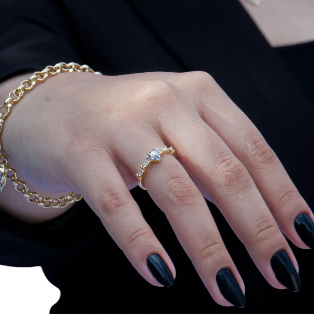 ANEL INSPIRAÇÃO PANDORA COM CORAÇÃO CENTRAL E MICRO ZIRCONIA CRISTAL Nº17- BANHADO A OURO 18K