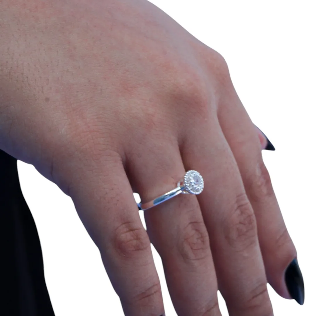ANEL SOLITARIO COM PONTA E MICRO ZIRCONIA CRISTAL Nº 16- BANHADO A PRATA 925
