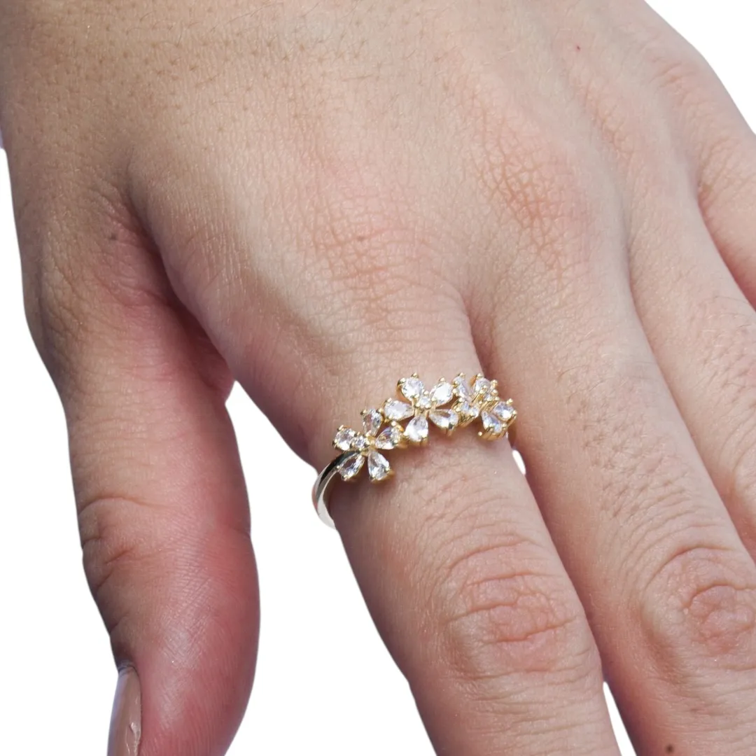 ANEL FLOR MÉDIA COM  ZIRCONIA NAVETE CRISTAL Nº 19 BANHADO A OURO 18K
