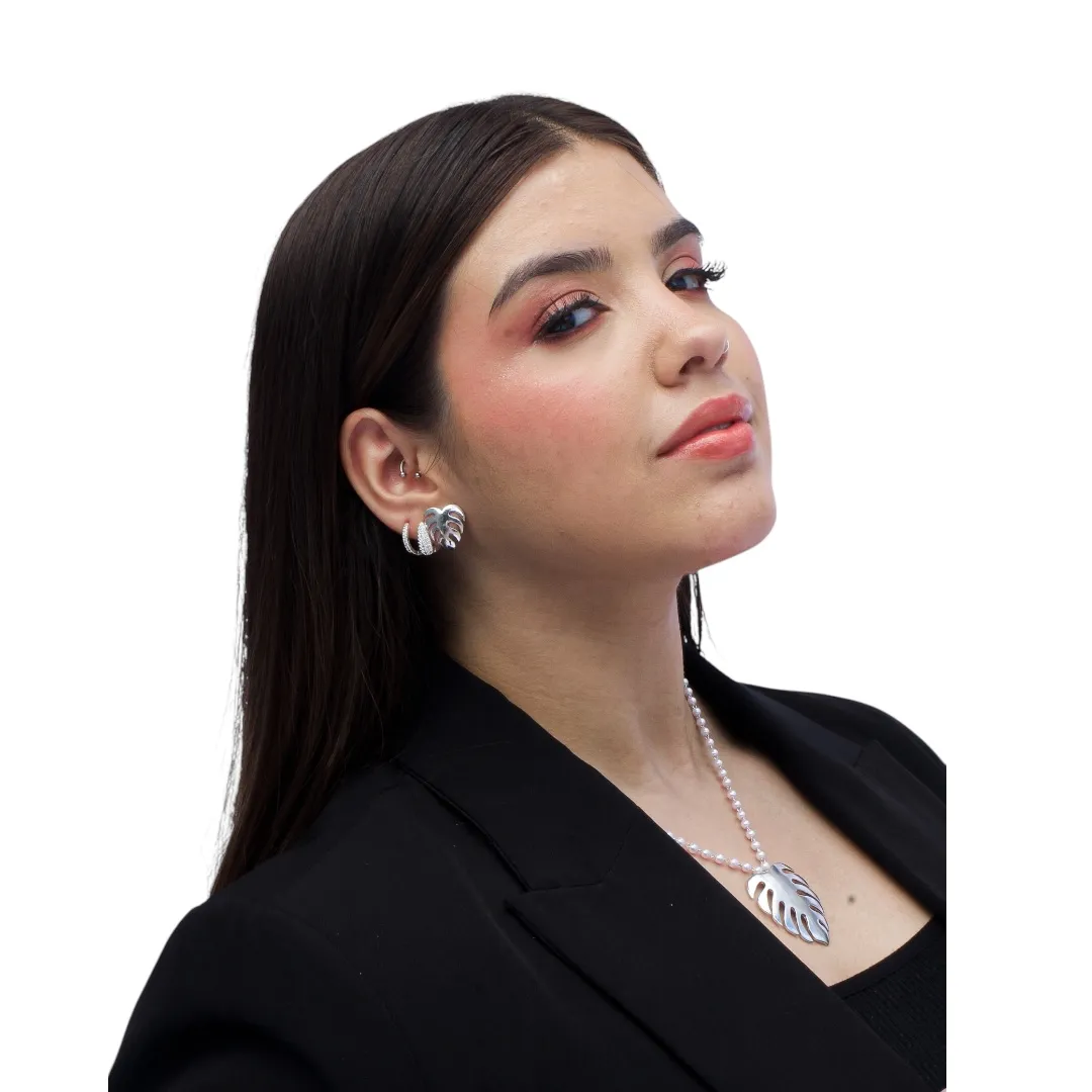 CONJUNTO DE PÉROLA COM FOLHA GRANDE COM EXTENSOR- BANHADO A RÓDIO BRANCO