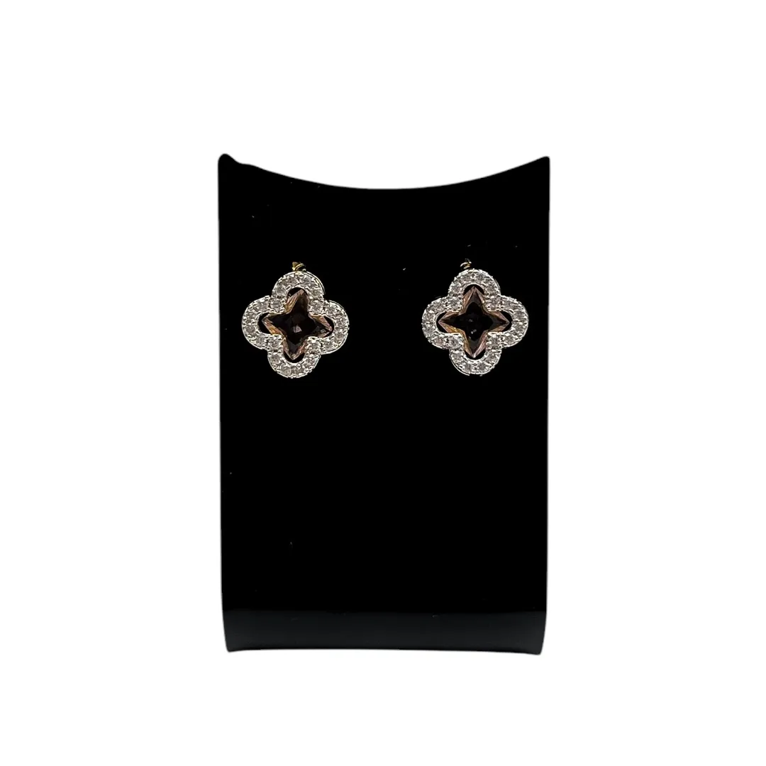 BRINCO INSPIRAÇÃO TREVO ROSA COM MICRO ZIRCÔNIA CRISTAL - BANHADO A OURO 18K