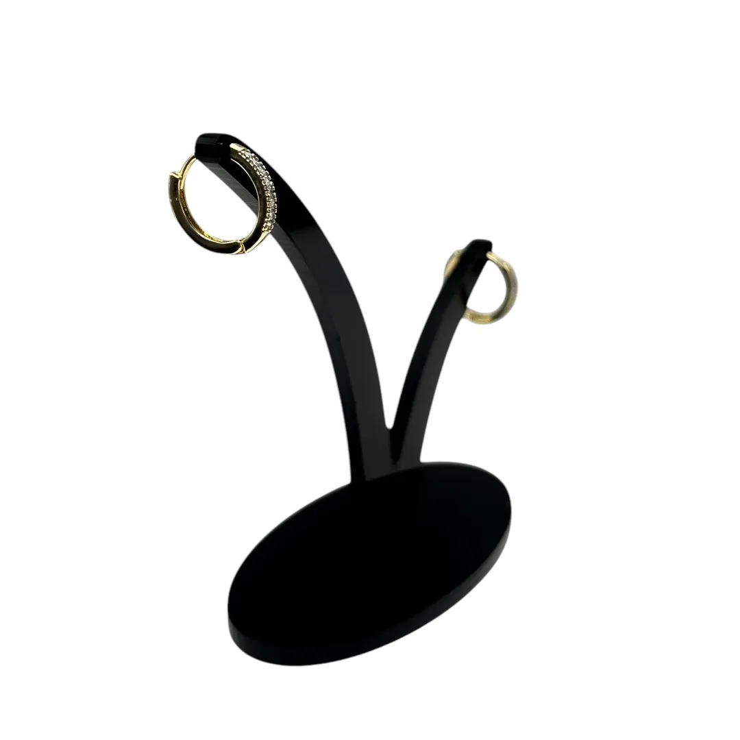 BRINCO ARGOLA FINA GRANDE COM FILEIRA UNICA CRAVADO COM MICRO ZIRCÔNIA CRISTAL - BANHADO A OURO 18K