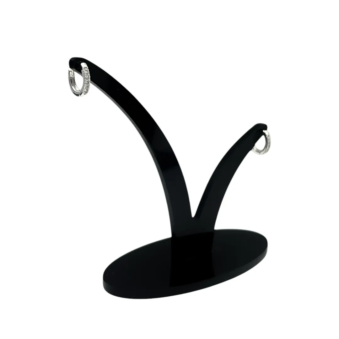BRINCO ARGOLA FINA PEQUENO COM FILEIRA UNICA CRAVADO COM MICRO ZIRCÔNIA CRISTAL - BANHADO A PRATA 925