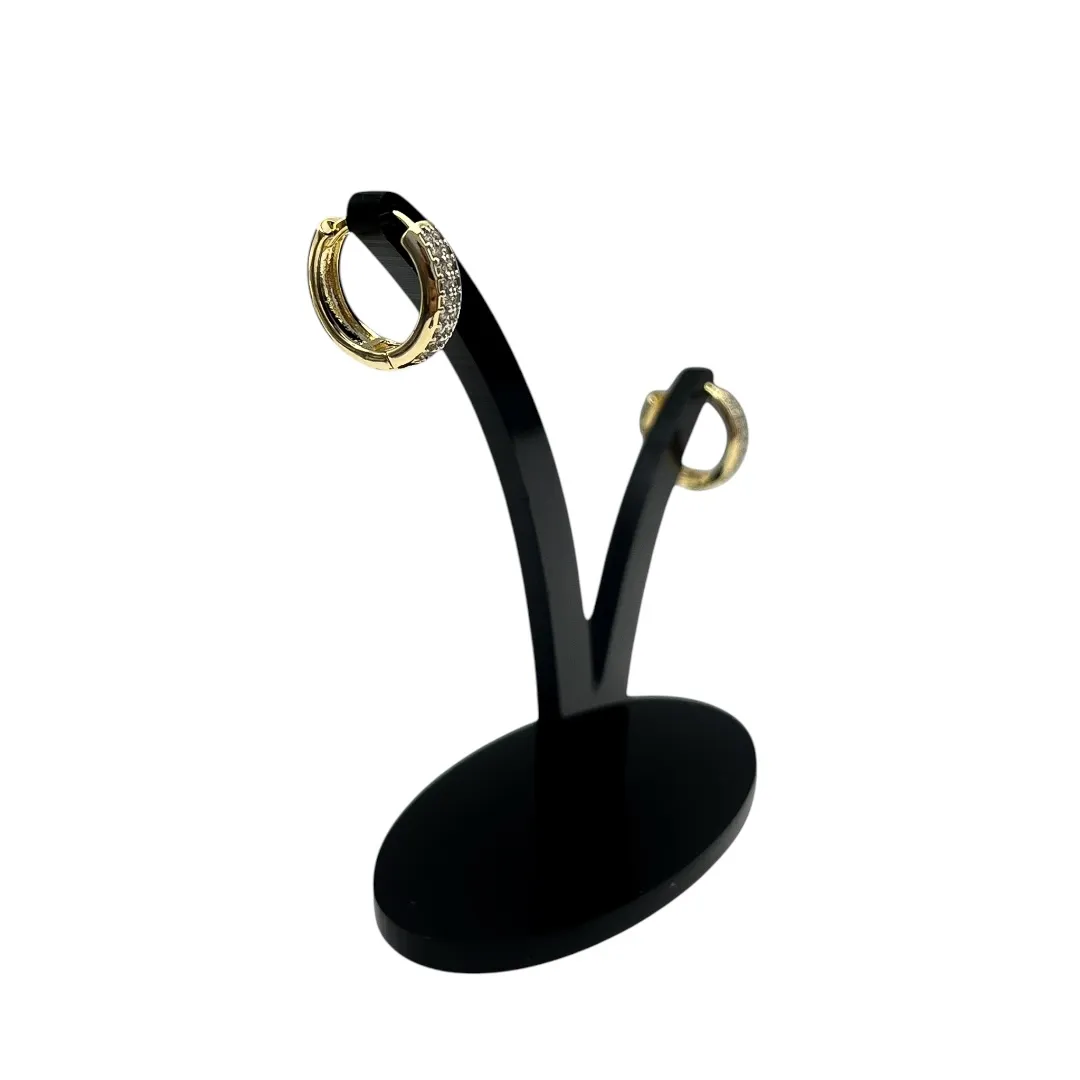 BRINCO ARGOLA GRANDE COM FILEIRA DUPLA CRAVADO COM MICRO ZIRCÔNIA CRISTAL E DETALHES LATERAL EM FIO  - BANHADO A OURO 18K