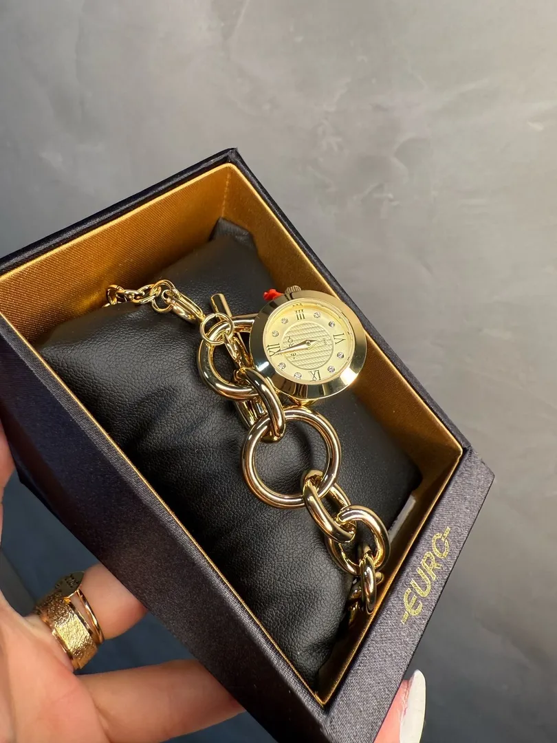 RELOGIO EURO FEMININO DOURADO PULSEIRA DE ELOS COM ENCAIXE EM FECHO EU2035YYD/4D - COR AÇO DOURADO