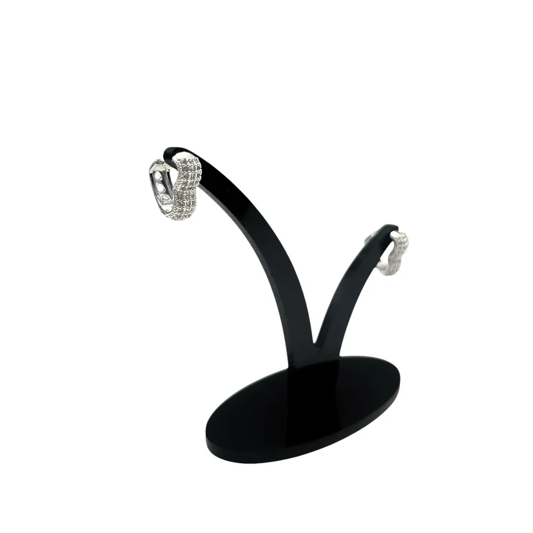 BRINCO ARGOLA CORAÇAO GRANDE  COM FILEIRA TRIPLA DE MICRO ZIRCÔNIA CRISTAL DE DETALHES EM BOLINHAS  - BANHADO A PRATA 925