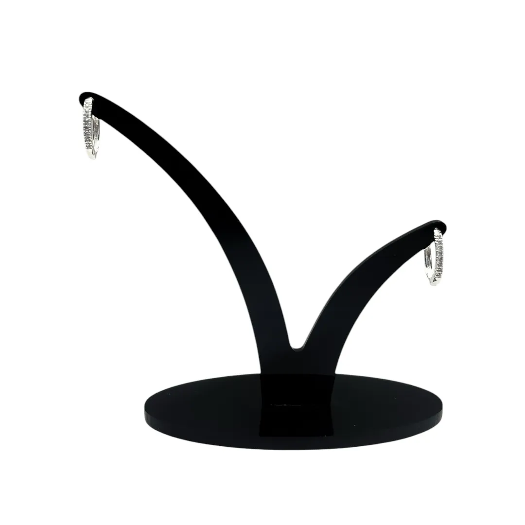 BRINCO ARGOLA FINA PEQUENO COM FILEIRA UNICA CRAVADO COM MICRO ZIRCÔNIA CRISTAL - BANHADO A PRATA 925