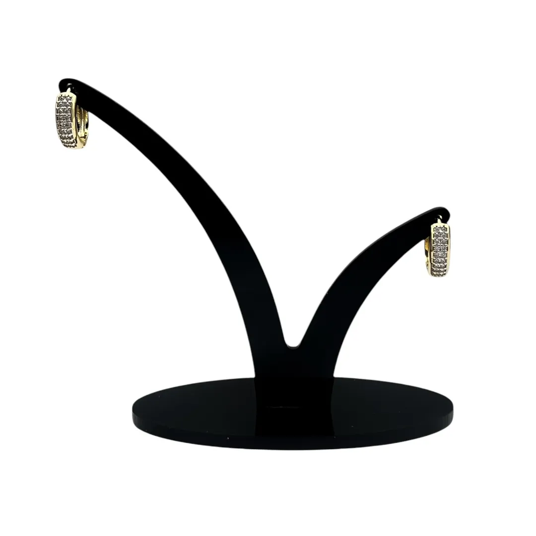 BRINCO ARGOLA GRANDE COM FILEIRA DUPLA CRAVADO COM MICRO ZIRCÔNIA CRISTAL E DETALHES LATERAL EM FIO  - BANHADO A OURO 18K