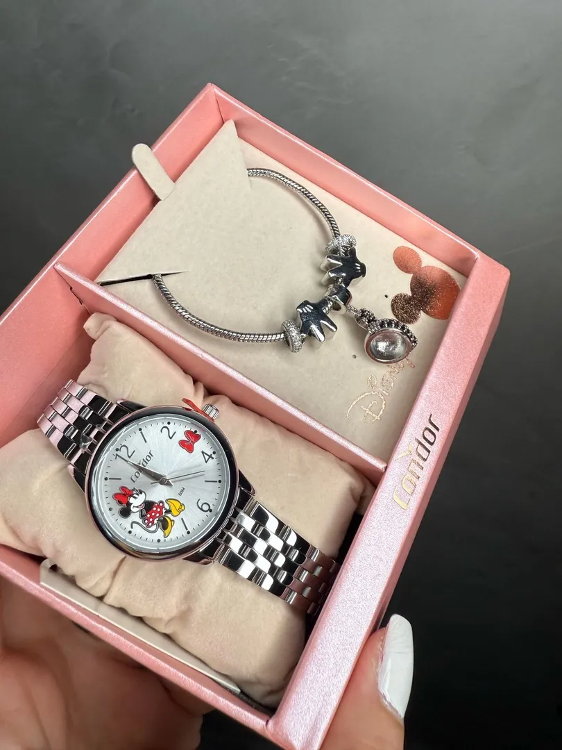 RELOGIO CONDOR FEMININO LINHA DISNEY PRATA COM FUNDO MINNIE ACOMPANHA ACESSORIOS PULSEIRA COM BERLOQUES PERSONALIZADO PERSONAGEM C02035NKW/K4K - COR AÇO PRATA