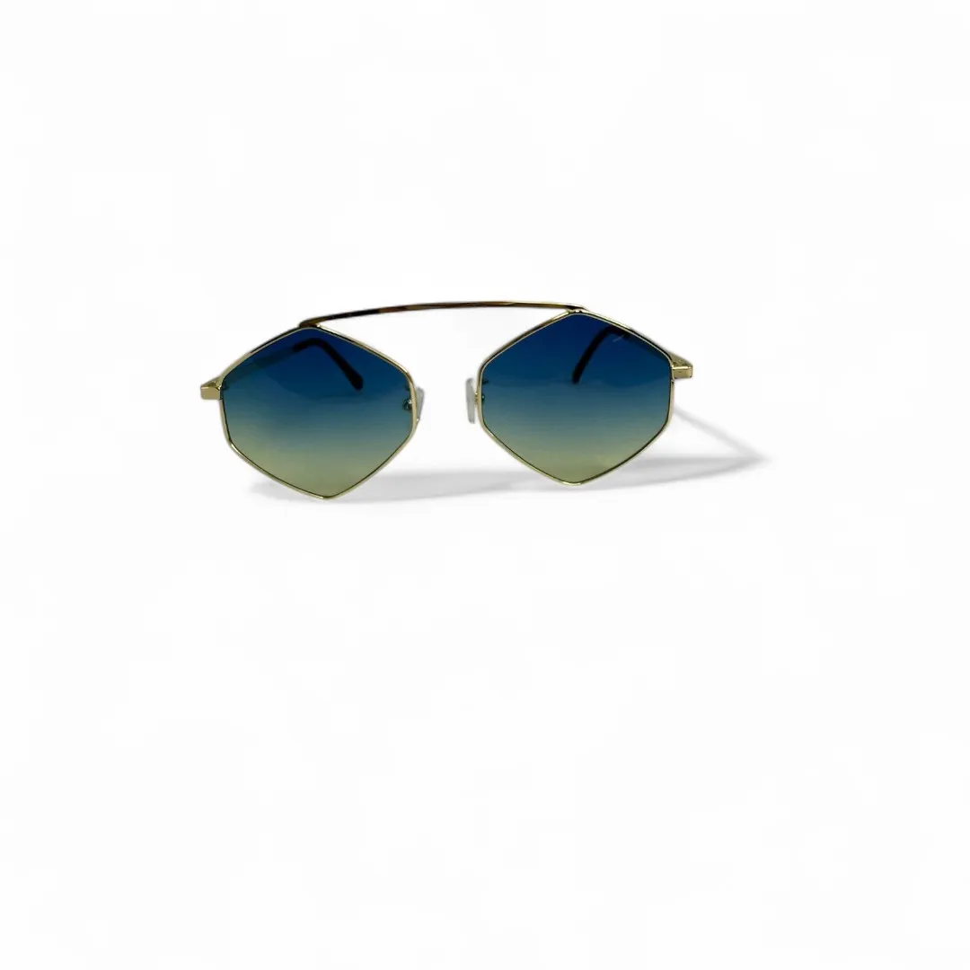 ÓCULOS DE SOL OCTAGON COM LENTE AZUL DEGRADE ARMAÇÃO DOURADA COM PROTEÇÃO UV 400 - MARCA PROPRIA