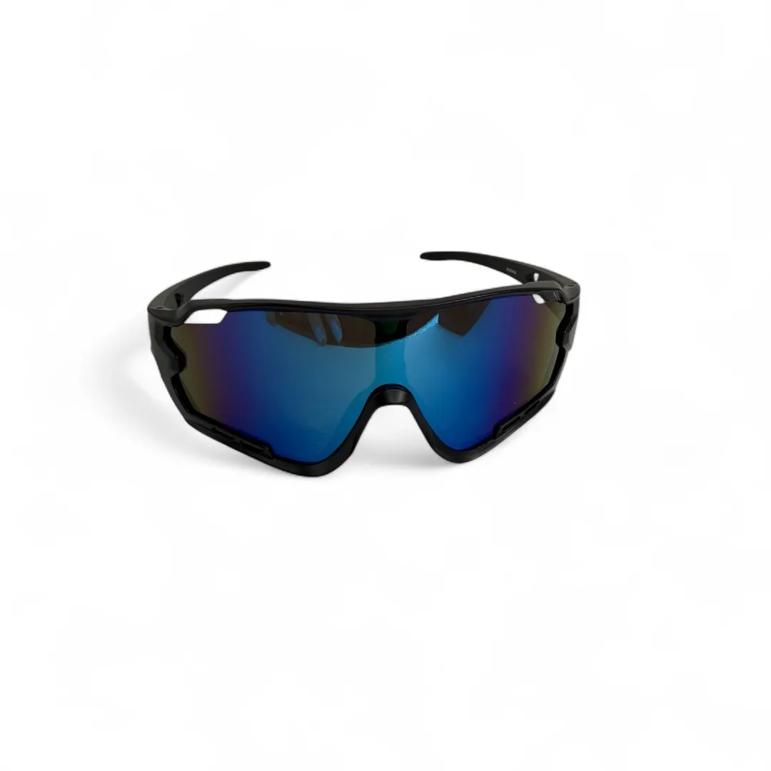 ÓCULOS DE SOL ESPORTIVO DETALHADO COM LENTE AZUL DEGRADE ARMAÇÃO PRETA COM PROTEÇÃO UV 400 - MARCA PROPRIA