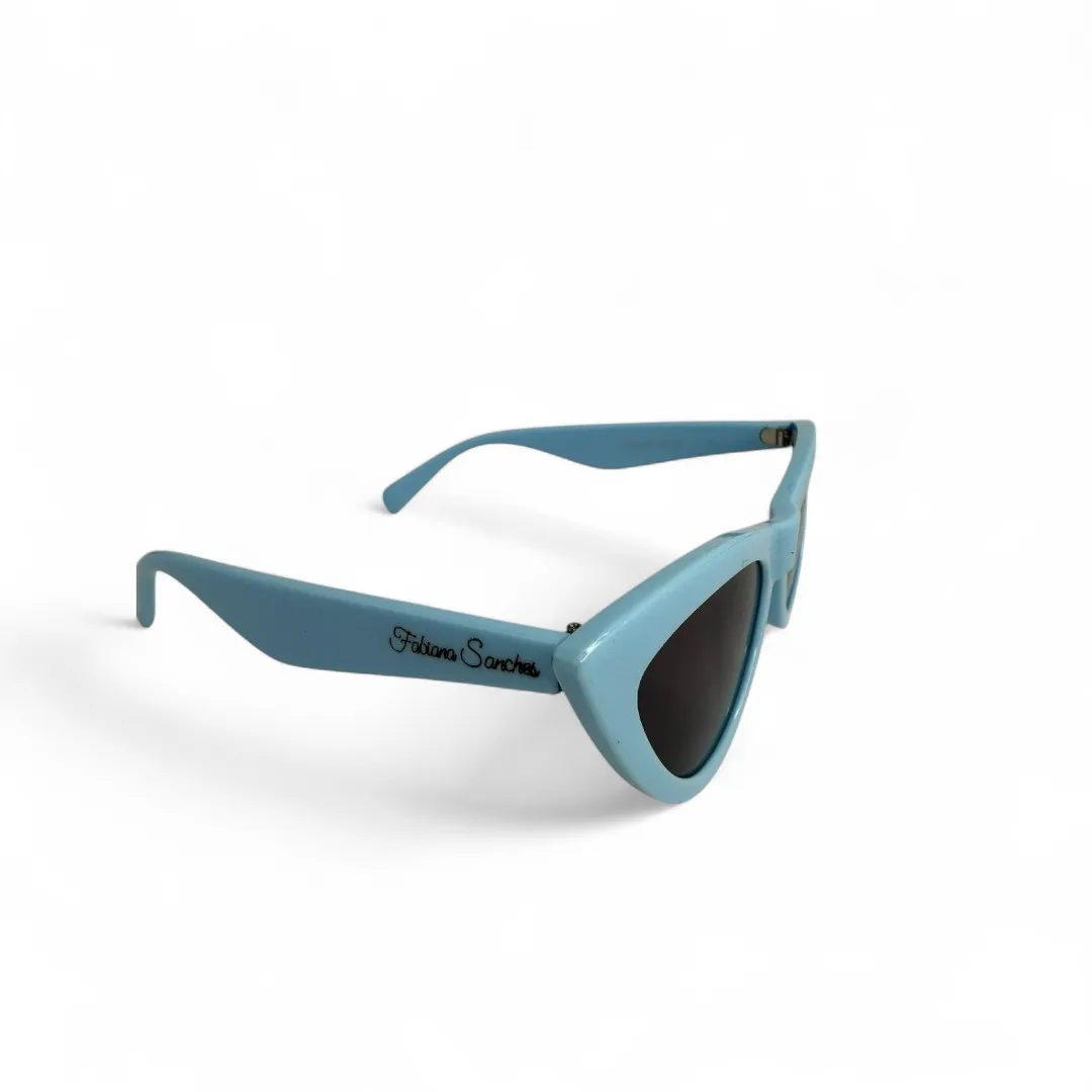 ÓCULOS DE SOL GATINHO AZUL BEBE COM LENTE CINZA CLARO ARMAÇÃO AZUL BEBE COM PROTEÇÃO UV 400 - MARCA PROPRIA