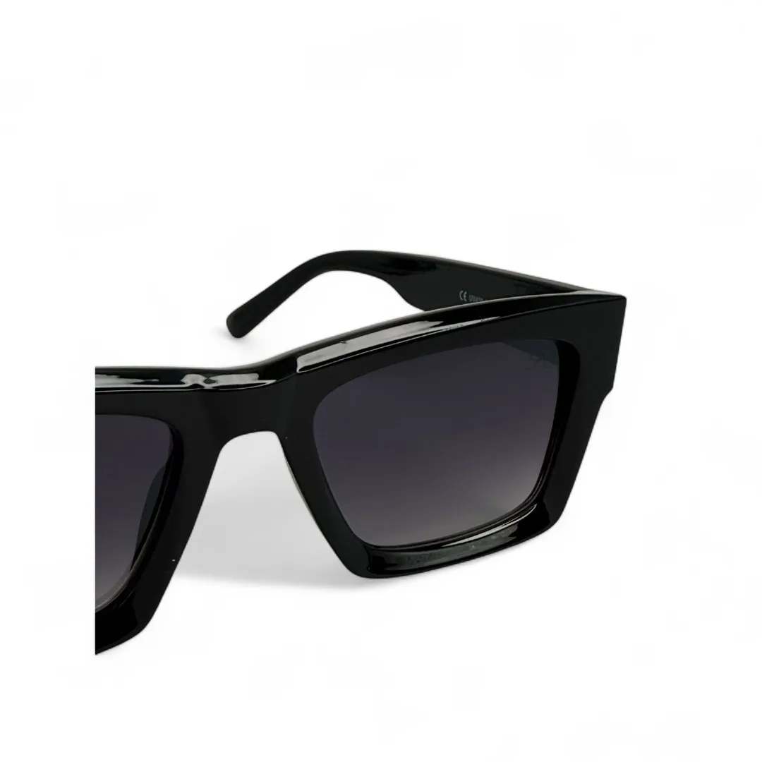 ÓCULOS DE SOL QUADRADO RETRO LENTE PRETA ARMAÇÃO PRETO COM PROTEÇÃO UV 400 - MARCA PROPRIA