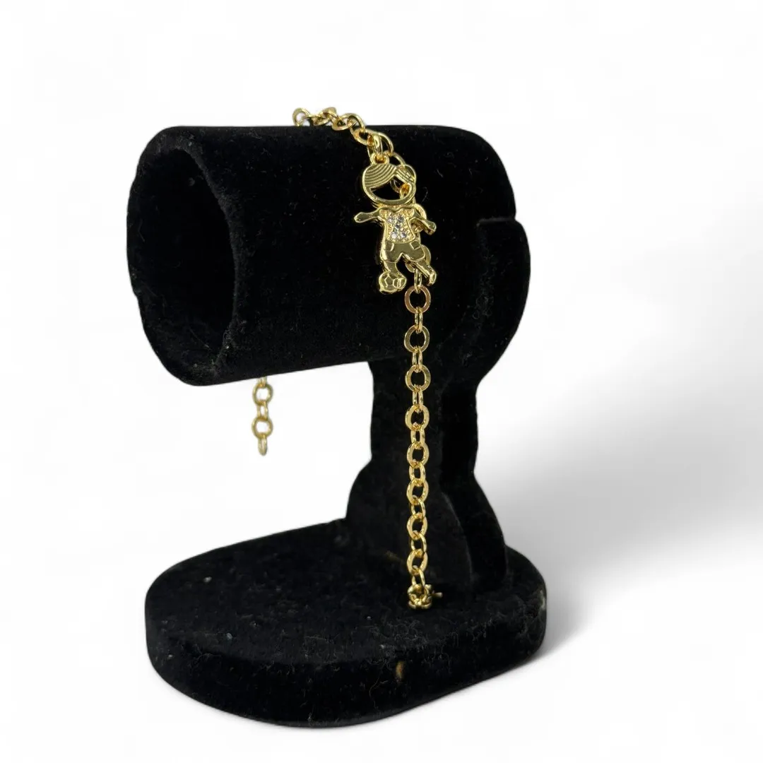 PULSEIRA ELO GRUMET LARGO COM BONECO MENINO COM BOLA CRAVEJADO ZIRCONIA CRISTAL-  BANHADO A OURO 18K