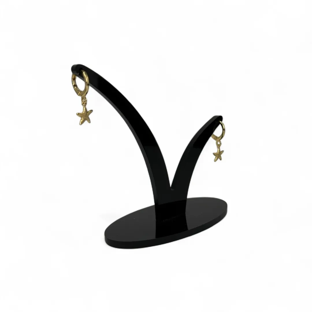 BRINCO ARGOLA COM PENDURICALHO ESTRELA DO MAR LISA - BANHADO A OURO 18K