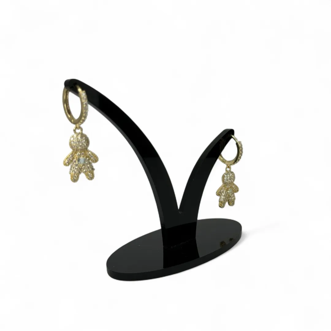 BRINCO ARGOLA MENINO PENDURADO CRAVADO COM MICRO ZIRCONIA CRISTAL - BANHADO A OURO 18K