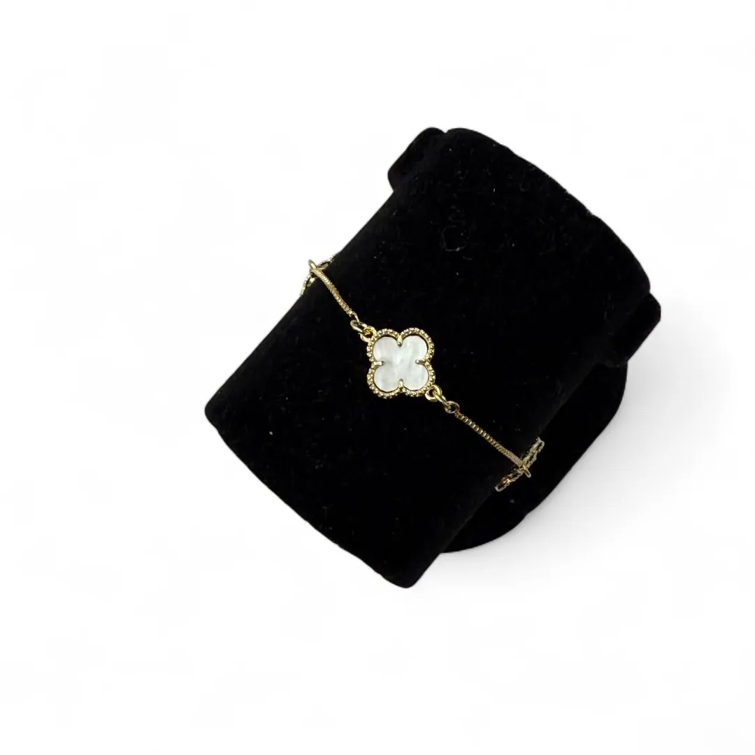 PULSEIRA TREVO MADRÉPÉROLA RESINADO 10MM COM EXTENSOR- BANHADO A OURO 18K