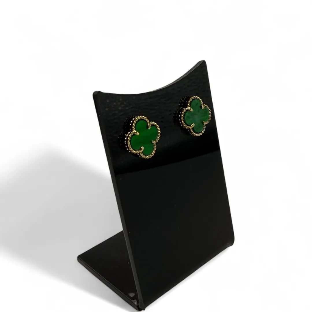 BRINCO TREVO VERDE 1OMM RESINADO - BANHADO A OURO 18K