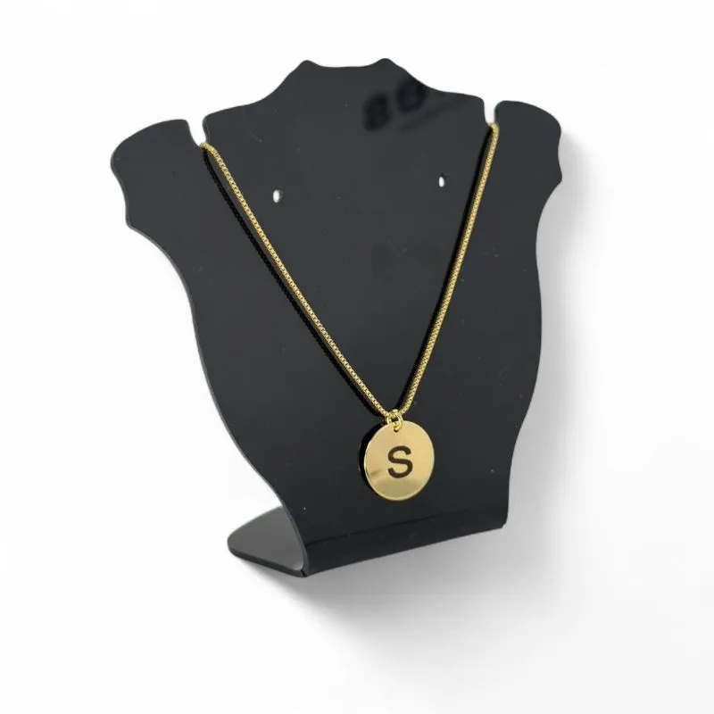 CORRENTE VENEZIANA COM PINGENTE MEDALHA GRAVAÇÃO A LASER E INICIAL S - BANHADO A OURO 18K