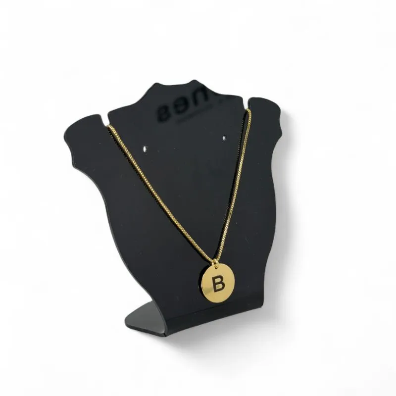 CORRENTE VENEZIANA COM PINGENTE MEDALHA GRAVAÇÃO B LASER E INICIAL L - BANHADO A OURO 18K