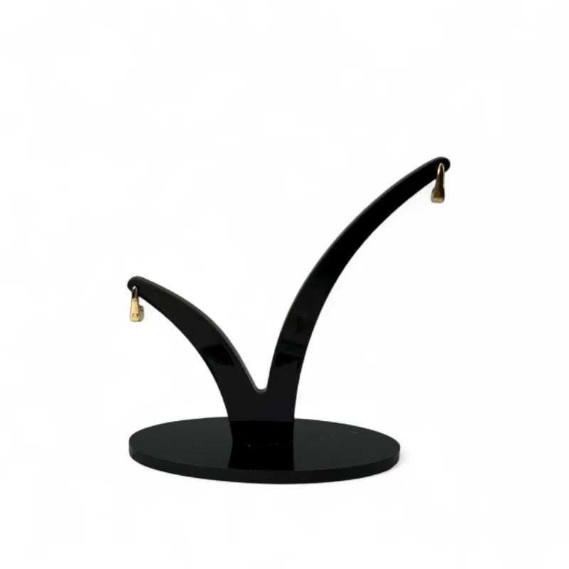 BRINCO ARGOLA PEQUENA QUADRADO COM DETALHE CURVADO NA PONTA - BANHADO A OURO 18K