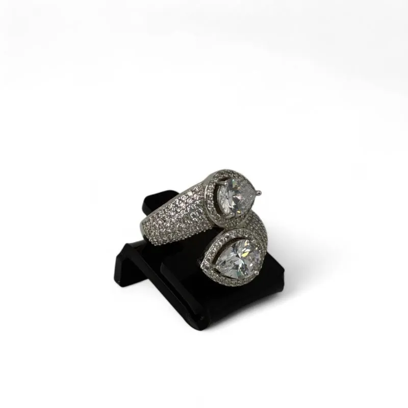 ANEL DUPLO CRAVEJADO 2 GOTA ZIRCONIA Nª18 - BANHADO A RÓDIO BRANCO ANEL DUPLO CRAVEJADO 2 GOTA ZIRCONIA Nª18 - BANHADO A RÓDIO BRANCO