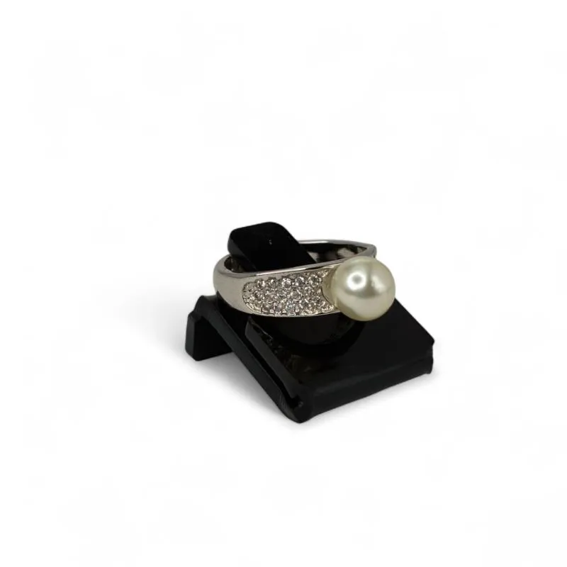 ANEL SOLITÁRIO EM PÉROLA COM ZIRCO. CRISTAL- Nª21-BANHADO A RÓDIO BRANCO